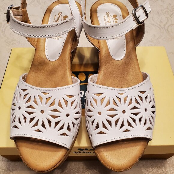 Sandals - Picture 3 of 5